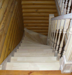 Деревянная лестница на дачу, заказать в СПб