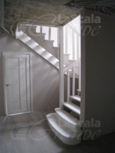 классическая лестница Всеволжск, заказать лестницу на второй этаж дома