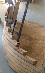 Изготовление гнутоленной тетивы винтовой лестницы lascala grande