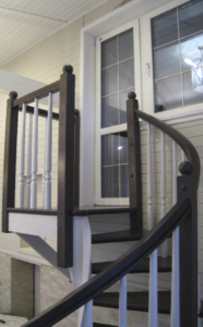 Деревянная лестница винтовая в дом